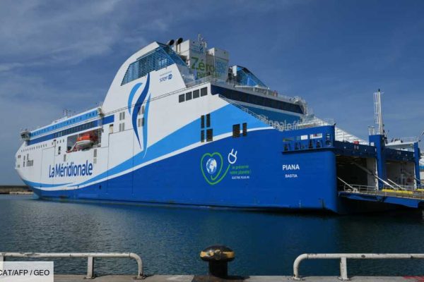 pollution-de-lair-un-ferry-zero-particule-devoile-a-marseille-pour-relier-la-cite-phoceenne-a-la-corse
